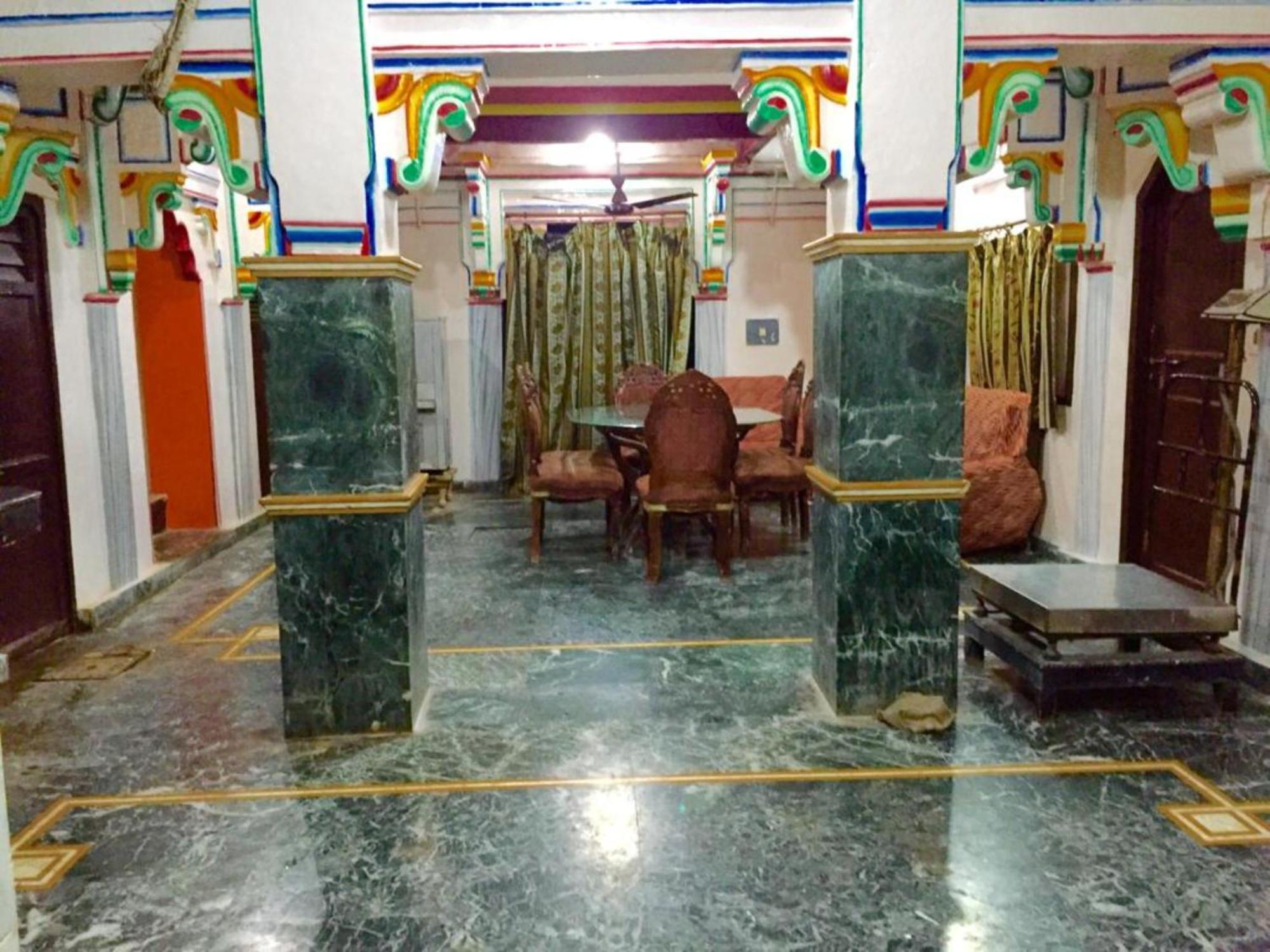 Grg Shanti Guest House Varanasi Near Manikarnika Ghat מראה חיצוני תמונה