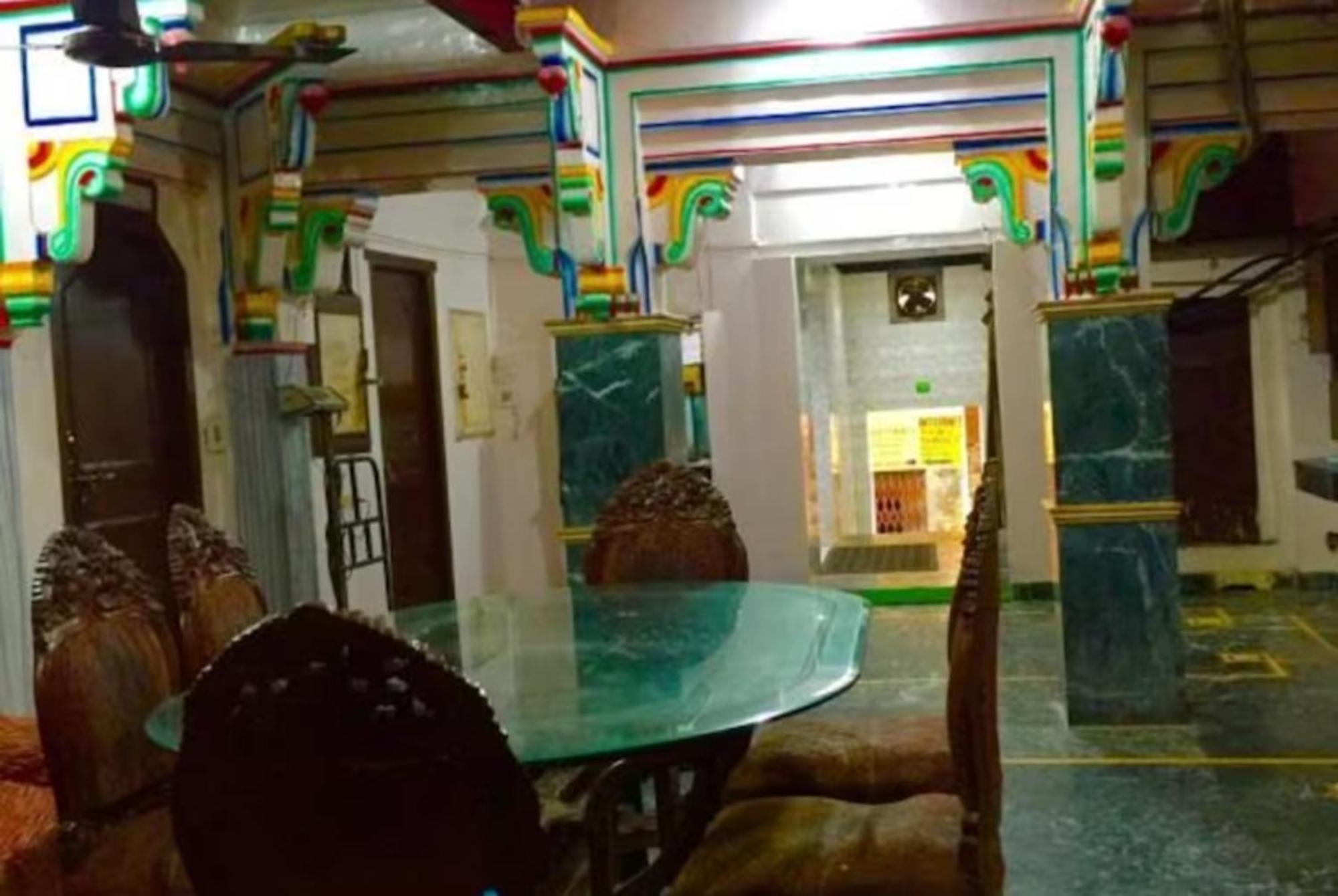 Grg Shanti Guest House Varanasi Near Manikarnika Ghat מראה חיצוני תמונה
