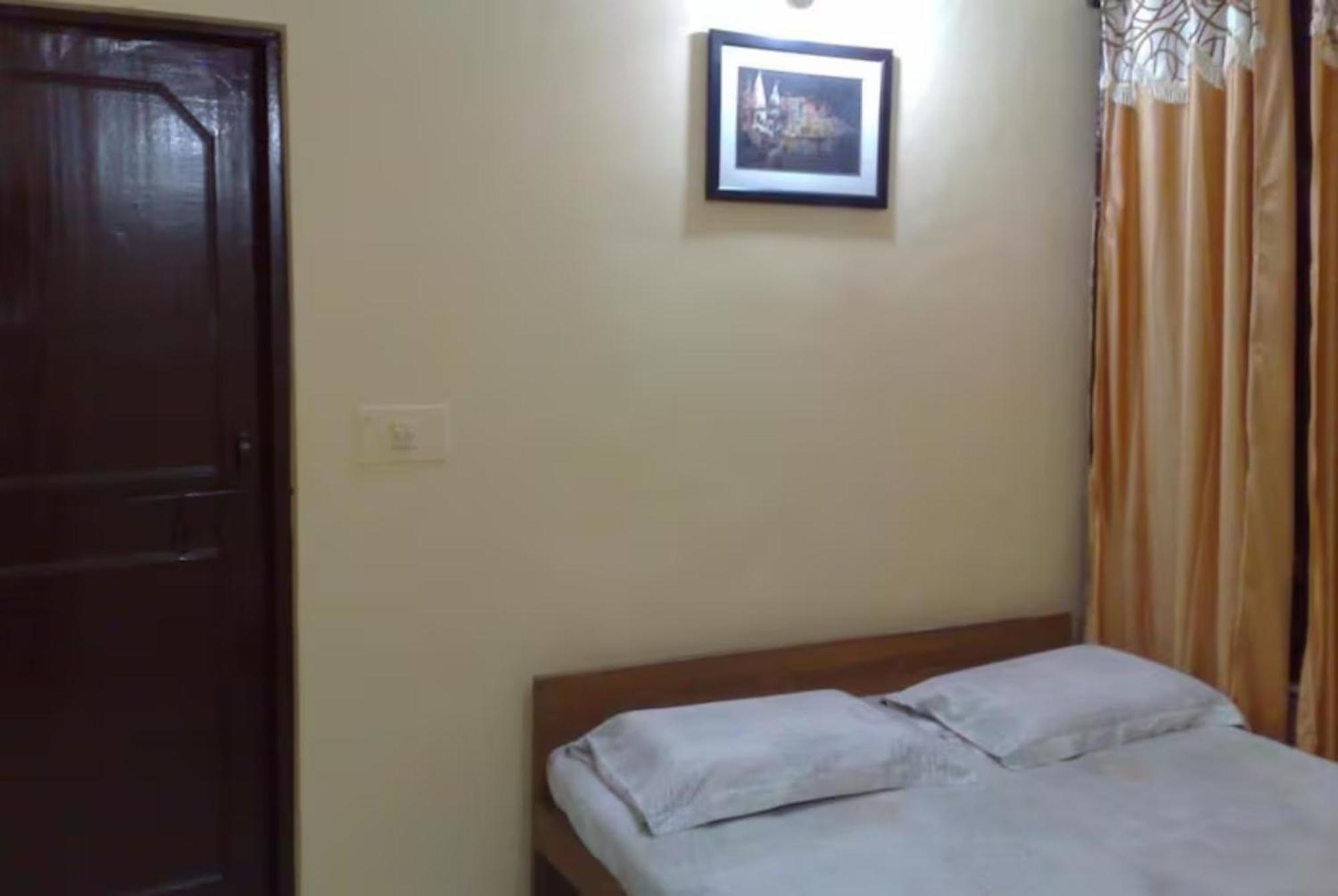 Grg Shanti Guest House Varanasi Near Manikarnika Ghat מראה חיצוני תמונה