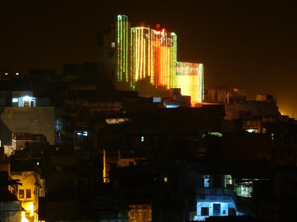 Grg Shanti Guest House Varanasi Near Manikarnika Ghat מראה חיצוני תמונה