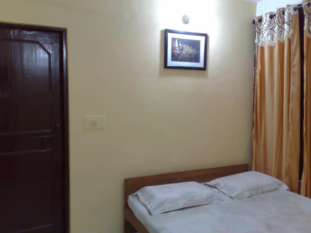 Grg Shanti Guest House Varanasi Near Manikarnika Ghat חדר תמונה