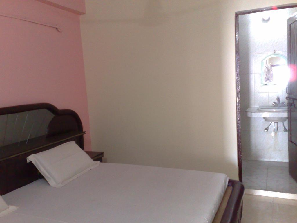 Grg Shanti Guest House Varanasi Near Manikarnika Ghat מראה חיצוני תמונה