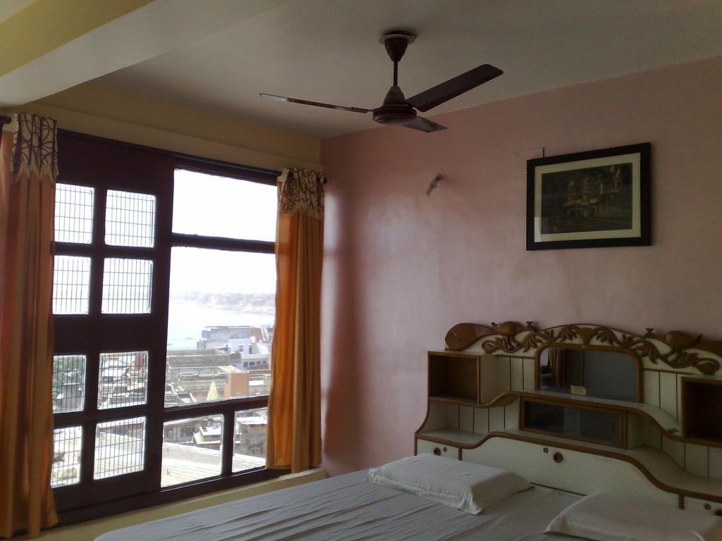 Grg Shanti Guest House Varanasi Near Manikarnika Ghat חדר תמונה