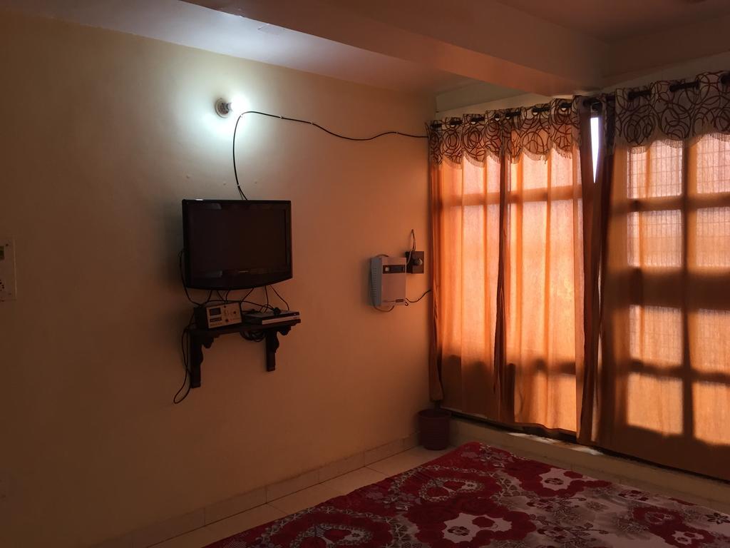 Grg Shanti Guest House Varanasi Near Manikarnika Ghat מראה חיצוני תמונה