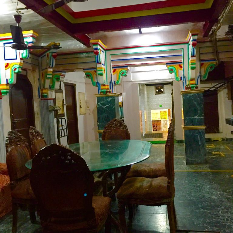 Grg Shanti Guest House Varanasi Near Manikarnika Ghat מראה חיצוני תמונה