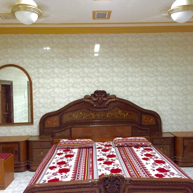 Grg Shanti Guest House Varanasi Near Manikarnika Ghat מראה חיצוני תמונה