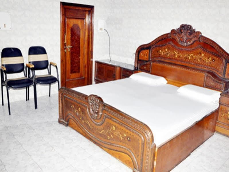 Grg Shanti Guest House Varanasi Near Manikarnika Ghat מראה חיצוני תמונה